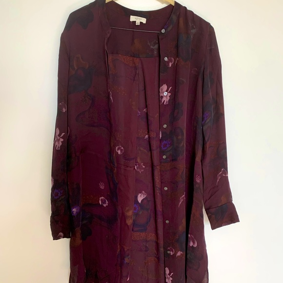 Aritzia Tops - Aritzia wilfred floral button-up silk blouse